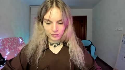 mili-kira online show from 05-15-26, 12:34