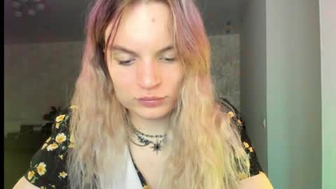 mili-kira online show from 05-16-26, 07:56