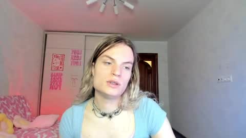 mili-kira online show from 05-27-26, 01:57