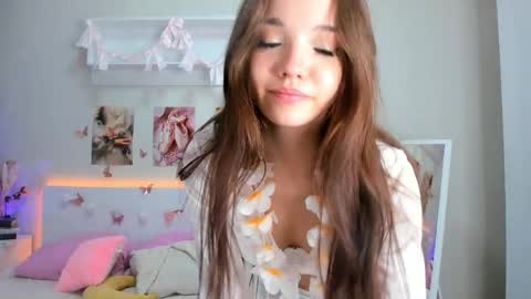 Snapshot of milly_heart chatting on 06-07-26, 03:10 Milly online show from 06-07-26, 03:10