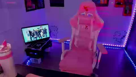 Snapshot of milly_yako chatting on 09-24-25, 01:31 Monkey D Maddie online show from 09-24-25, 01:31