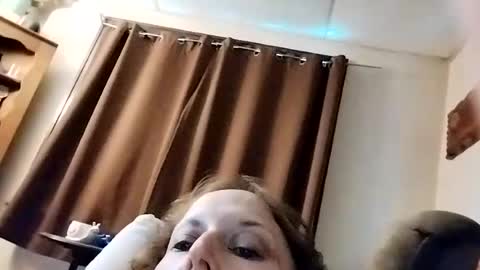Snapshot of miloanj chatting on 06-17-26, 02:29 miloanj online show from 06-17-26, 02:29