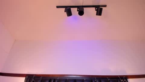 Milu Wallace  online show from 12-13-24, 06:31