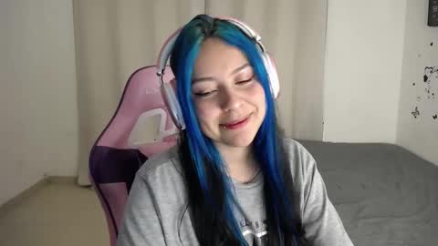 Snapshot of milusolers chatting on 11-21-25, 06:23 Milusolers online show from 11-21-25, 06:23