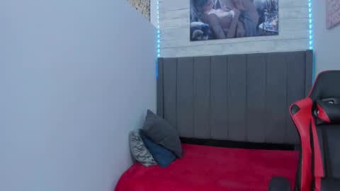 Miluu online show from 01-14-25, 12:43