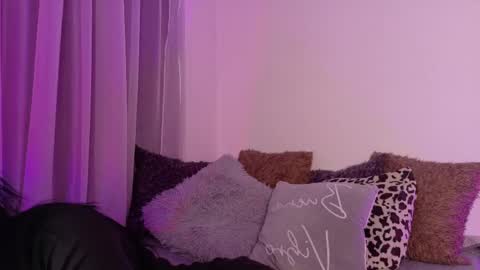 miluv19 online show from 04-22-26, 09:38