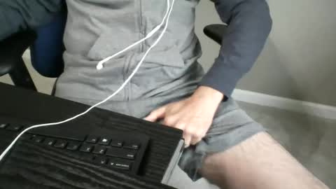 Snapshot of milwaukeebadger24 chatting on 06-17-26, 12:40 milwaukeebadger24 online show from 06-17-26, 12:40