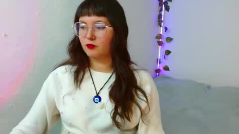 mily_baker online show from 02-05-25, 09:40