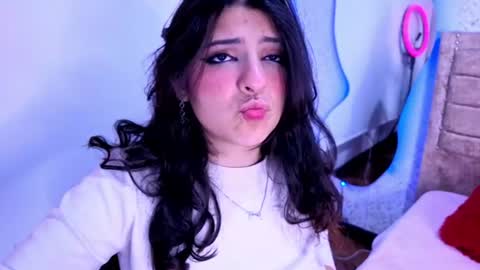 Snapshot of mily_lu chatting on 06-22-26, 02:02 mily online show from 06-22-26, 02:02