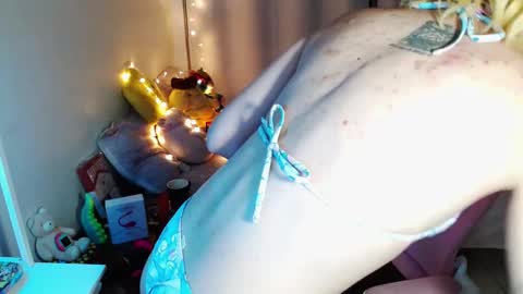 mily_milk_ online show from 02-17-25, 06:31