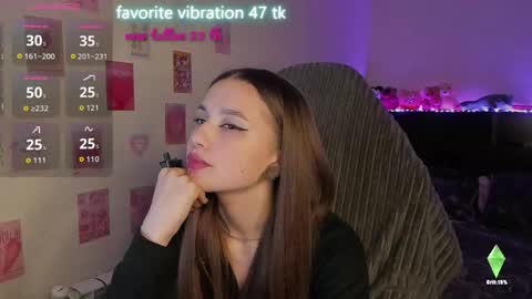 Snapshot of milyamess chatting on 05-16-26, 06:39 Emily online show from 05-16-26, 06:39