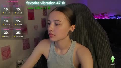 Snapshot of milyamess chatting on 05-18-26, 06:14 Emily online show from 05-18-26, 06:14