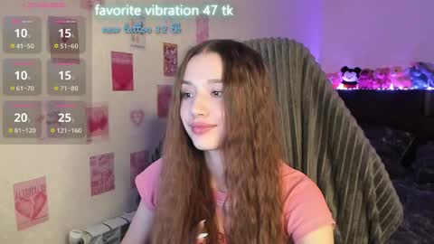 Snapshot of milyamess chatting on 06-08-26, 05:24 Emily online show from 06-08-26, 05:24