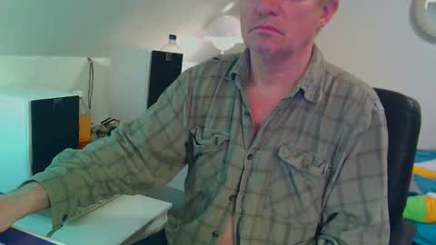 Milymen26  Polish man  master  fereskik straight mature online show from 04-26-26, 08:50