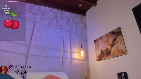 Snapshot of milyy_vermont chatting on 11-14-25, 07:45 Milyy online show from 11-14-25, 07:45