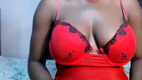 Snapshot of mimiebony chatting on 07-07-26, 07:23 mimiebony online show from 07-07-26, 07:23