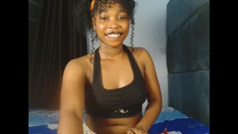 Snapshot of mimiluv6 chatting on 11-12-25, 06:30 mimi online show from 11-12-25, 06:30