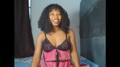 Snapshot of mimiluv6 chatting on 11-21-25, 02:27 mimi online show from 11-21-25, 02:27