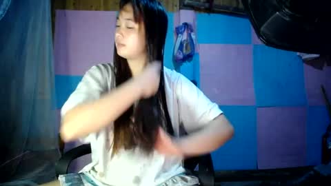 Snapshot of min_baby chatting on 06-25-26, 02:32 min_baby online show from 06-25-26, 02:32