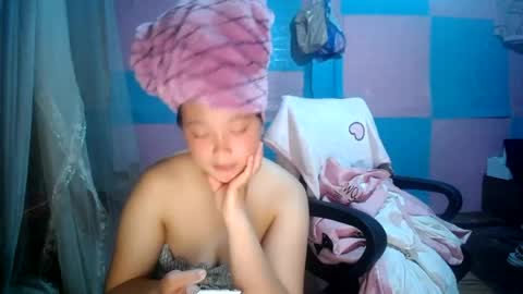 Snapshot of min_baby chatting on 07-27-26, 01:18 min_baby online show from 07-27-26, 01:18
