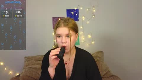 hi Im Mina  online show from 04-21-26, 08:09