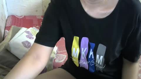 Snapshot of minaforu chatting on 12-17-24, 05:40 Mnaforu online show from 12-17-24, 05:40