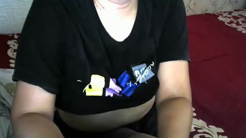 Snapshot of minaforu chatting on 10-20-25, 04:35 Mnaforu online show from 10-20-25, 04:35