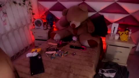 Snapshot of minami_nakamura chatting on 06-20-26, 04:04 minami_nakamura online show from 06-20-26, 04:04