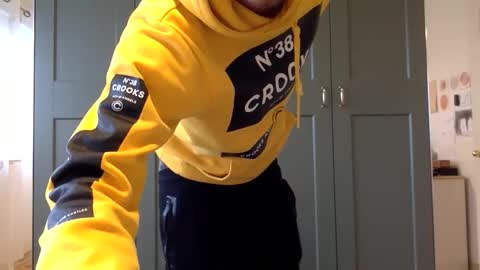 Snapshot of mince_alors chatting on 11-27-25, 05:48 mince_alors online show from 11-27-25, 05:48