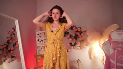 Frances  Next streams Thu Fri Sat 8am -  4pm GMT3 online show from 04-23-26, 06:03