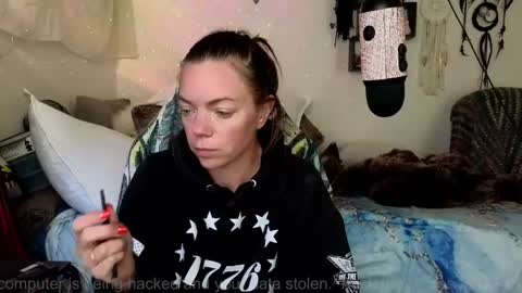 Snapshot of mindymars chatting on 05-12-26, 03:53 Mindy Mars online show from 05-12-26, 03:53