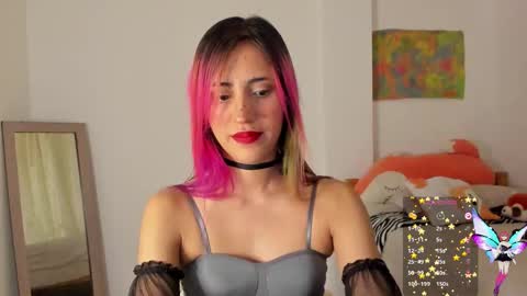 Snapshot of minefoxy2 chatting on 01-26-25, 04:51 Amber online show from 01-26-25, 04:51