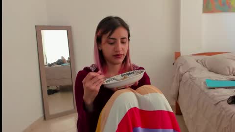 Snapshot of minefoxy2 chatting on 03-09-25, 01:15 Amber online show from 03-09-25, 01:15