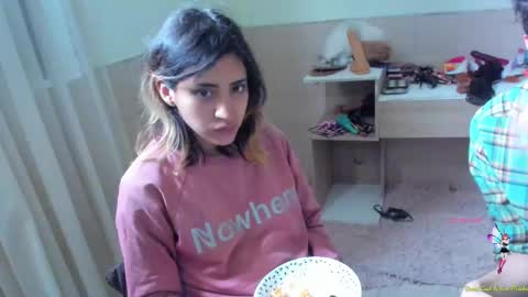 Snapshot of minefoxy2 chatting on 09-17-25, 07:59 Amber online show from 09-17-25, 07:59