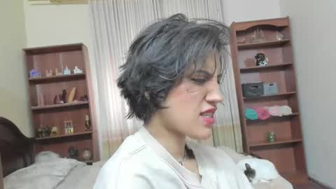 Snapshot of minefoxy2 chatting on 01-13-26, 01:49 Amber online show from 01-13-26, 01:49