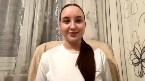 Snapshot of minervareddoch chatting on 10-14-25, 09:15 Daisy online show from 10-14-25, 09:15