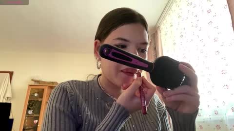 Snapshot of minforbush chatting on 10-15-25, 06:13 Amelia online show from 10-15-25, 06:13