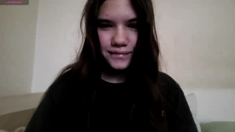 Snapshot of minforbush chatting on 10-27-25, 05:11 Amelia online show from 10-27-25, 05:11