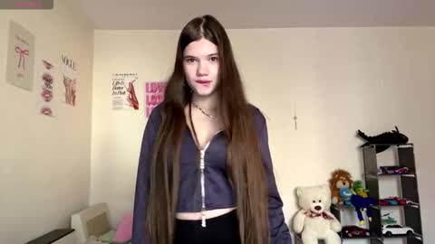 Snapshot of minforbush chatting on 11-07-25, 06:02 Amelia online show from 11-07-25, 06:02