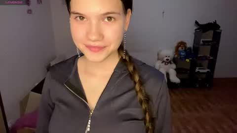 Snapshot of minforbush chatting on 11-11-25, 04:29 Amelia online show from 11-11-25, 04:29