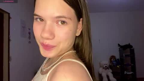 Snapshot of minforbush chatting on 11-13-25, 03:22 Amelia online show from 11-13-25, 03:22