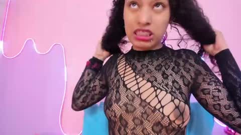 Snapshot of mingie_rouse chatting on 05-07-26, 03:12 Mingie online show from 05-07-26, 03:12