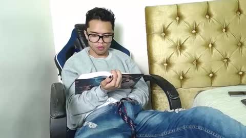 Snapshot of minho_reyes chatting on 11-29-25, 05:05 Minho Reyes online show from 11-29-25, 05:05