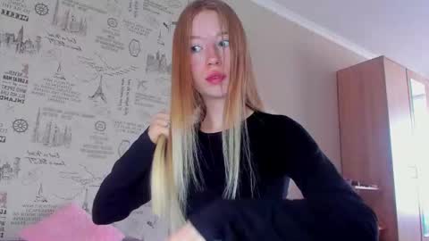 Snapshot of minidiva_ chatting on 09-12-25, 06:46 Amelia online show from 09-12-25, 06:46