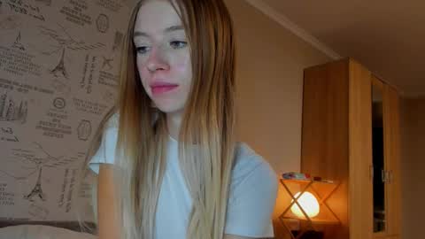 Snapshot of minidiva_ chatting on 09-16-25, 09:05 Amelia online show from 09-16-25, 09:05