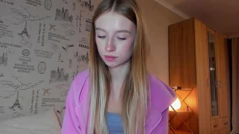 Snapshot of minidiva_ chatting on 10-14-25, 10:32 Amelia online show from 10-14-25, 10:32