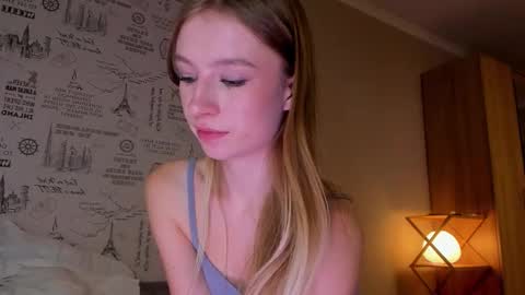 Snapshot of minidiva_ chatting on 11-10-25, 08:52 Amelia online show from 11-10-25, 08:52