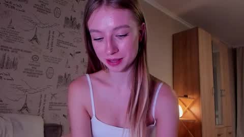 Snapshot of minidiva_ chatting on 11-17-25, 10:59 Amelia online show from 11-17-25, 10:59