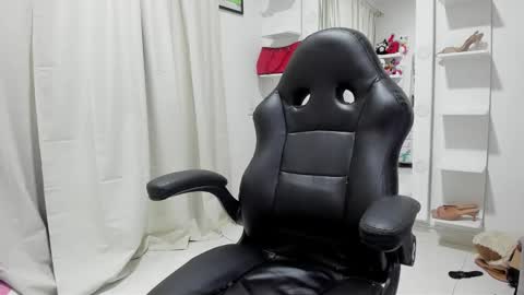 Loly online show from 11-06-25, 06:09