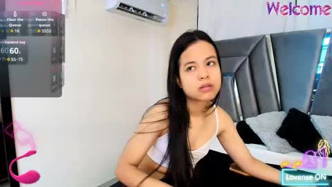 minilove_01 online show from 11-13-25, 12:26